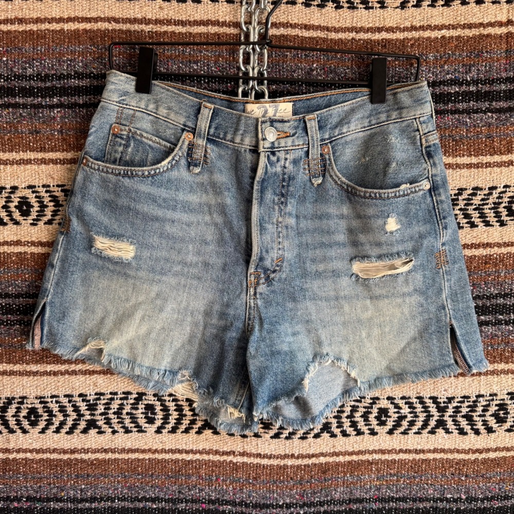 Free People Denim Shorts Size 27 Blue We The Free High Rise Distressed Cutoff